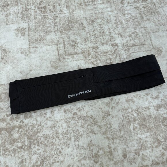 NATHAN Running Belt Zip Pocket Waist Pack Black Medium M Phone Keys Run - Picture 1 of 7